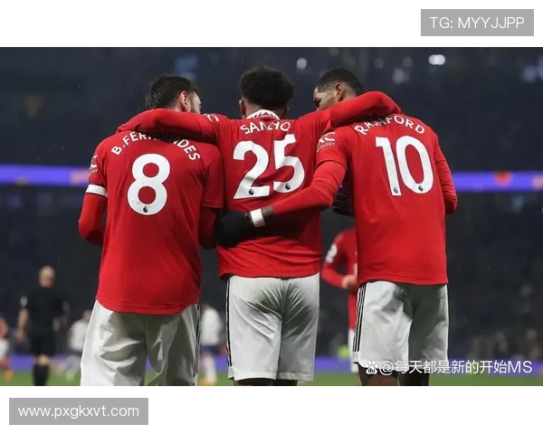 球迷热议焦点背后球队变局与未来走向解析赛季风云与战术革新全景观察 - 副本 (2)